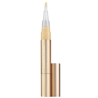Active light under-eye concealer