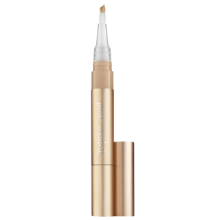 Active light under-eye concealer